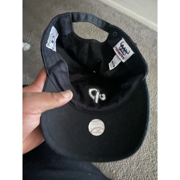 Philadelphia Phillies Fan Favorite Adjustable Hat Black - Picture 3 of 4